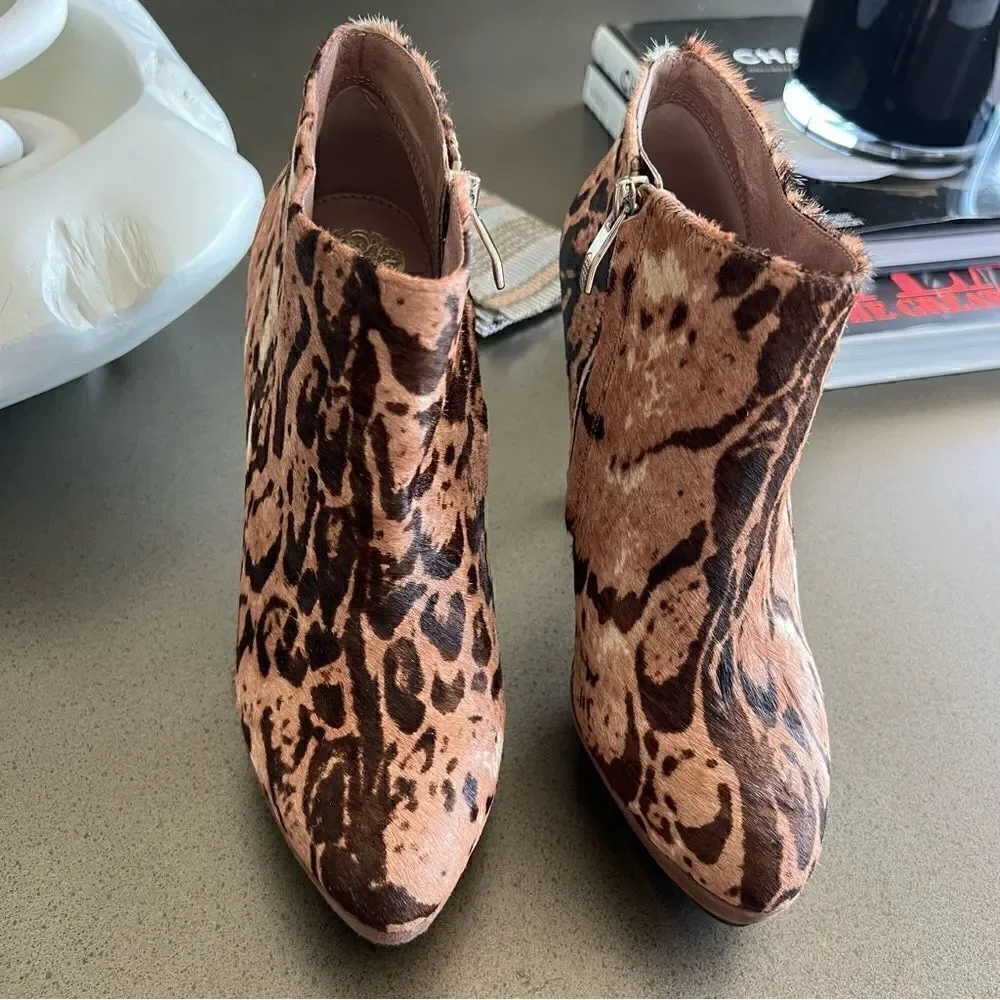 VINCE CAMUTO Ankle Boots Cow Hair Fur In Brownish Color Platform Heel Size 7.5B